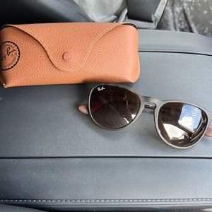 Erika Classic RayBans.